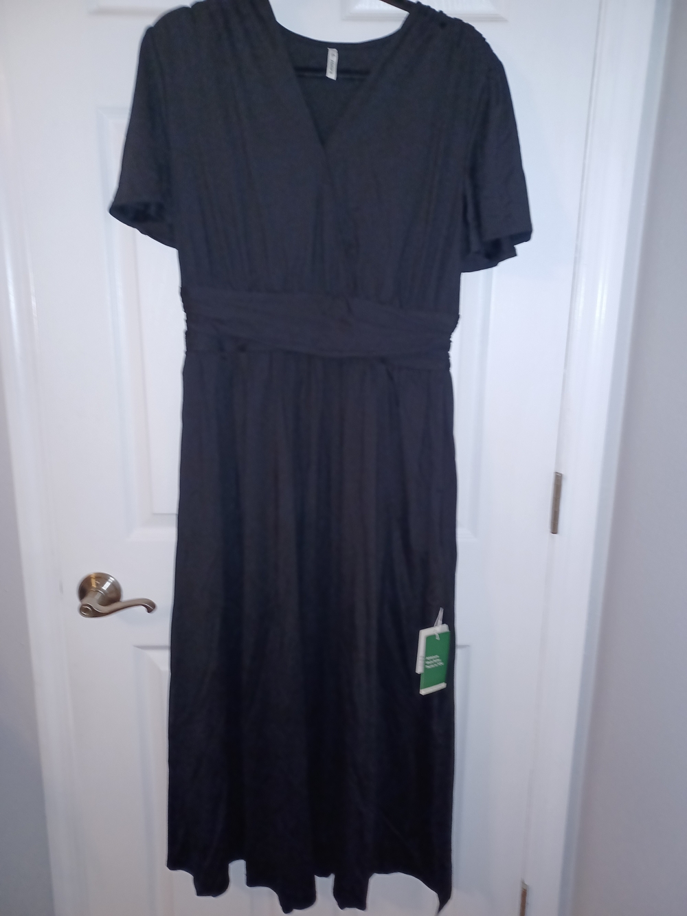 HALARA Black V-Neck Short-Sleeve Maxi Dress
